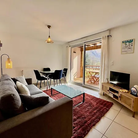 Apartment 4 A 5 Personnes Au Bord Du Genos