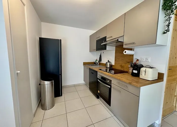 4 A 5 Personnes Au Bord Du アパート