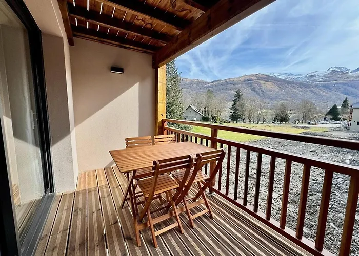 4 A 5 Personnes Au Bord Du * Génos